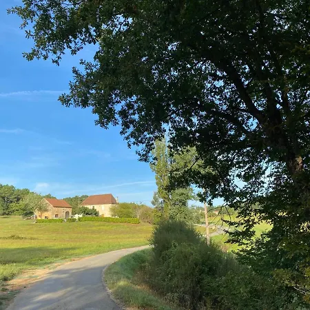 Picturesque Renovated With Pool Les Junies