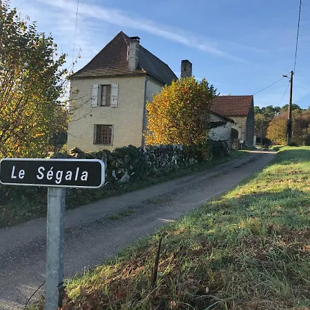 Picturesque Renovated With Pool