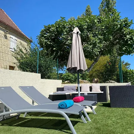 Picturesque Renovated With Pool * Les Junies