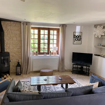 Villa Picturesque Renovated With Pool *