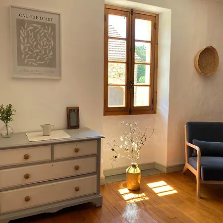 Picturesque Renovated With Pool *