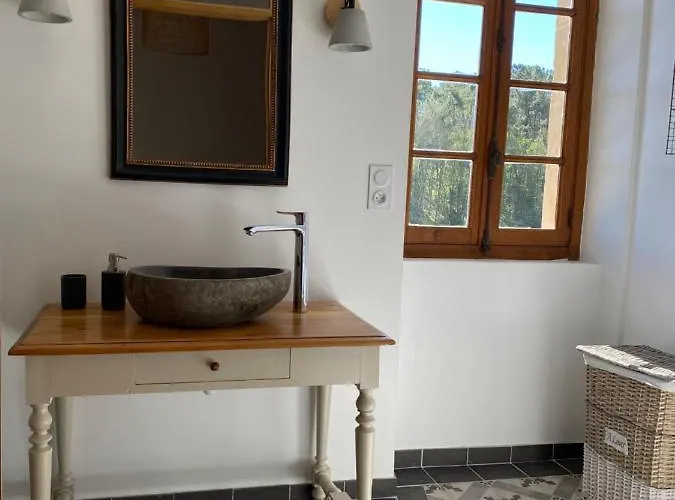 Picturesque Renovated With Pool Willa *