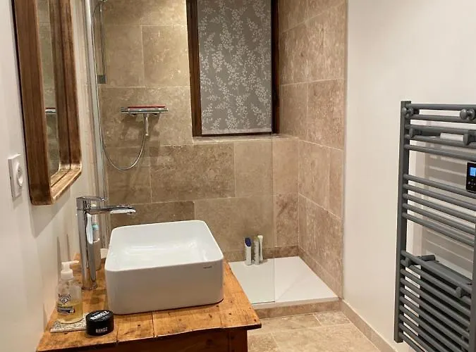 Picturesque Renovated With Pool Willa *